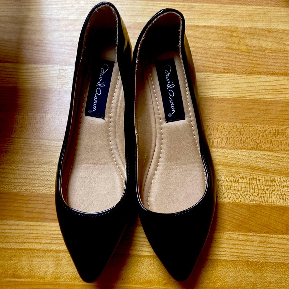 Ladies classic black patient shoes